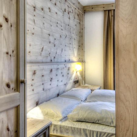 Family And Wellness Residence Ciasa Antersies San Cassiano  Εξωτερικό φωτογραφία