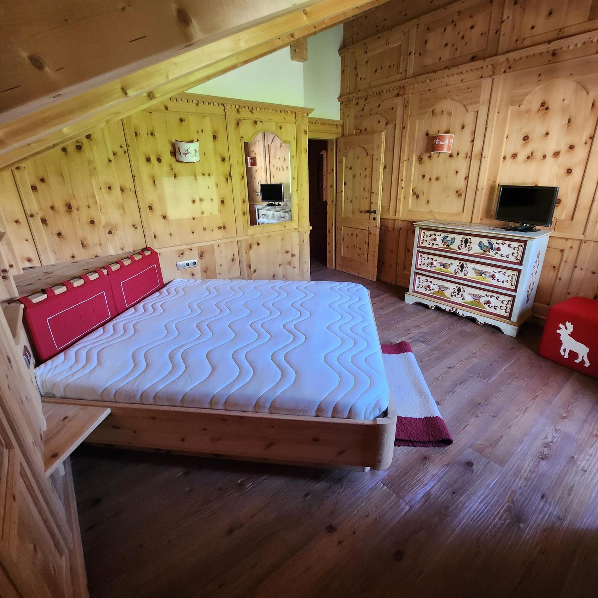 Family And Wellness Residence Ciasa Antersies San Cassiano  Εξωτερικό φωτογραφία