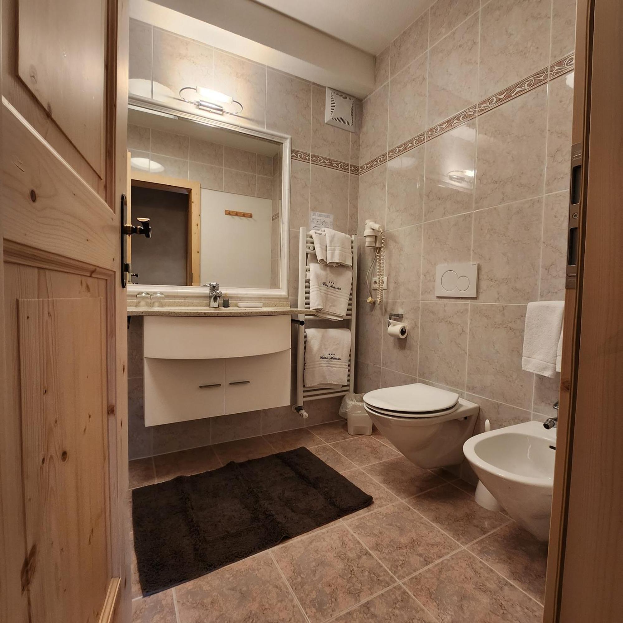 Family And Wellness Residence Ciasa Antersies San Cassiano  Εξωτερικό φωτογραφία