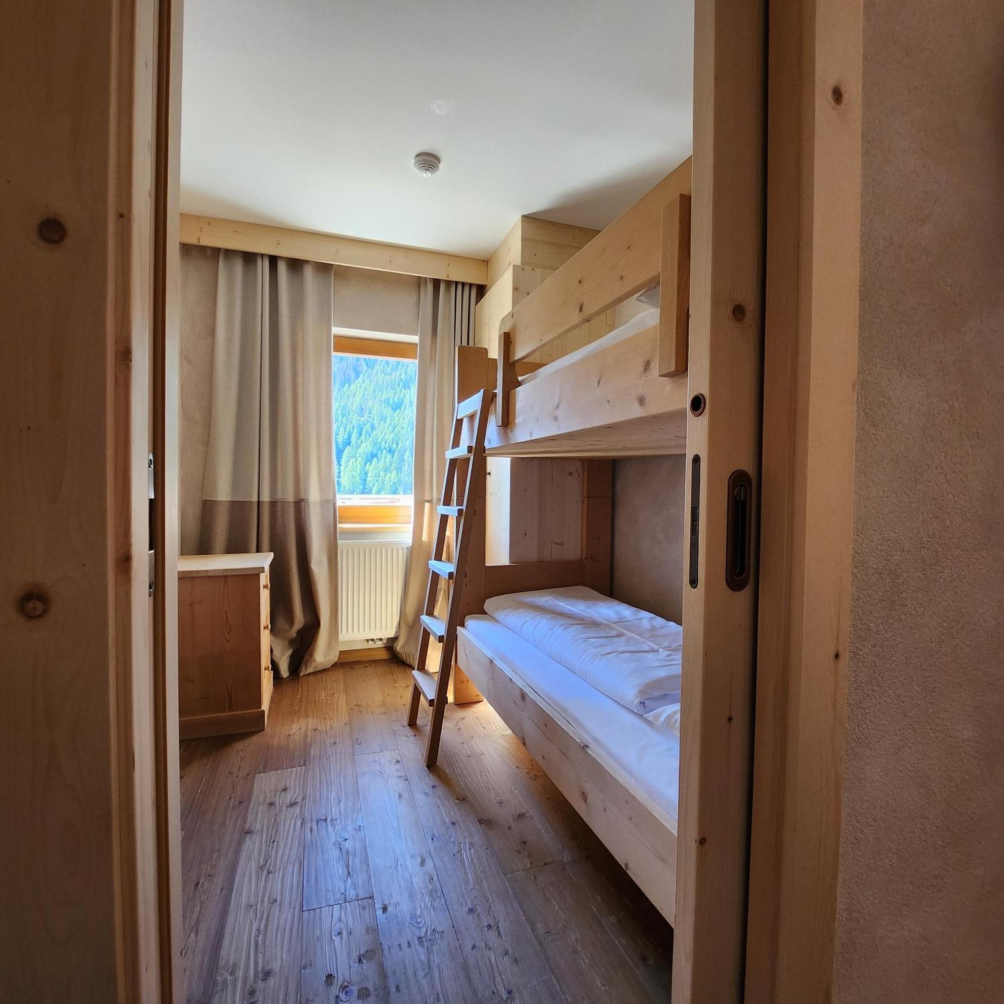 Family And Wellness Residence Ciasa Antersies San Cassiano  Εξωτερικό φωτογραφία