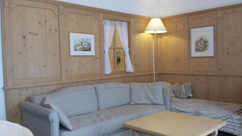Family And Wellness Residence Ciasa Antersies San Cassiano  Δωμάτιο φωτογραφία